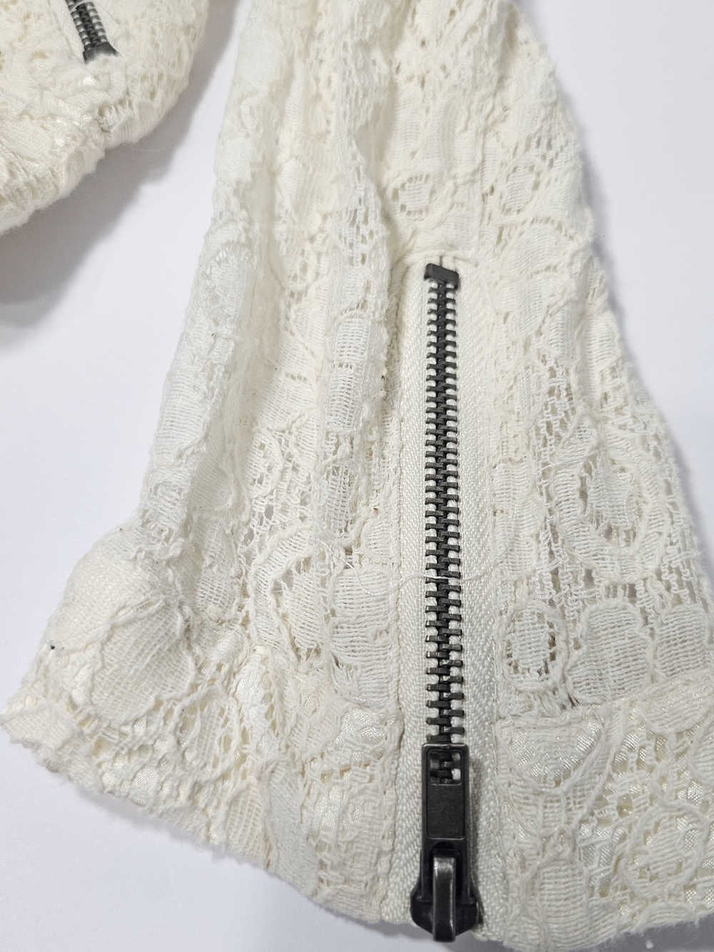 Y2K Dani Ivory Lace Moto Jacket Women's Sz  M Cropped 3/4 Sleeve Biker Boho Chic - Picture 11 of 15